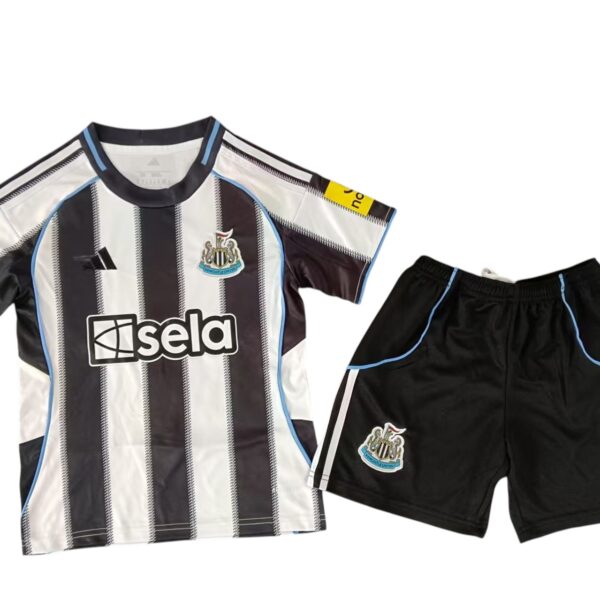 Conjunto Newcastle United 25/26 1ª equipación