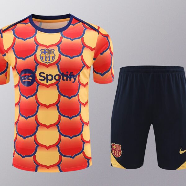 Conjunto de calentamiento FC Barcelona amarillo y naranja escudos