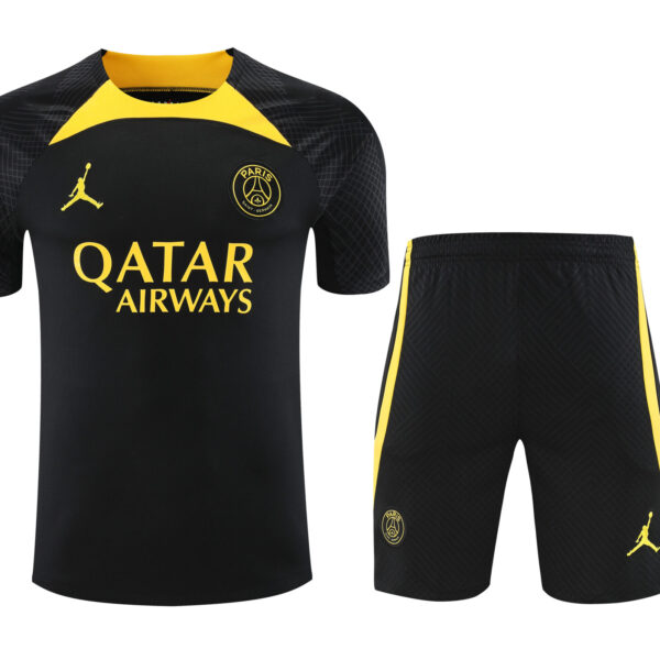 Conjunto de calentamiento PSG negro y amarillo
