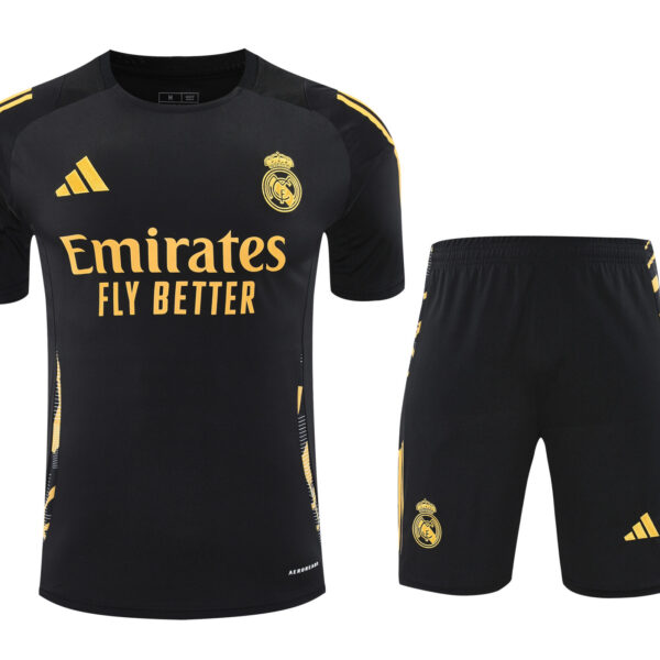 Conjunto de calentamiento Real Madrid negro y amarillo 2