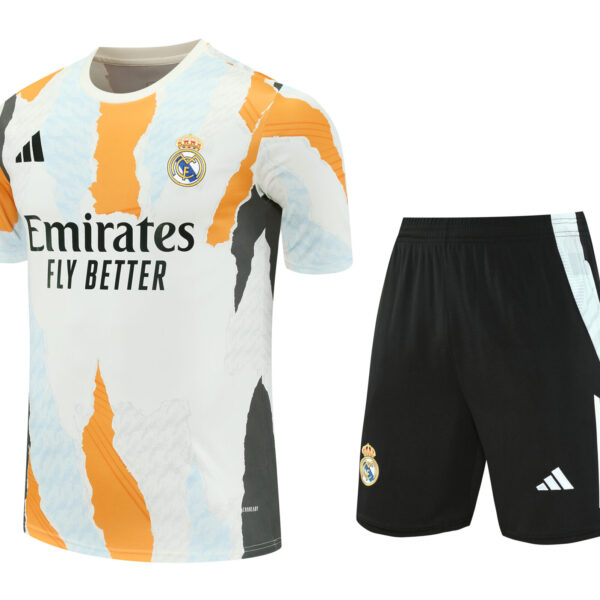 Conjunto de calentamiento Real Madrid blanco tigre